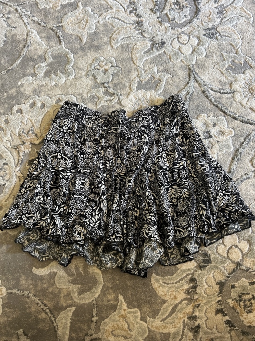 Zara Black & White Floral Flowy Shorts